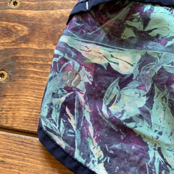 Lululemon Speed Shorts Iridescent Multi 2.5” - Picture 4 of 6